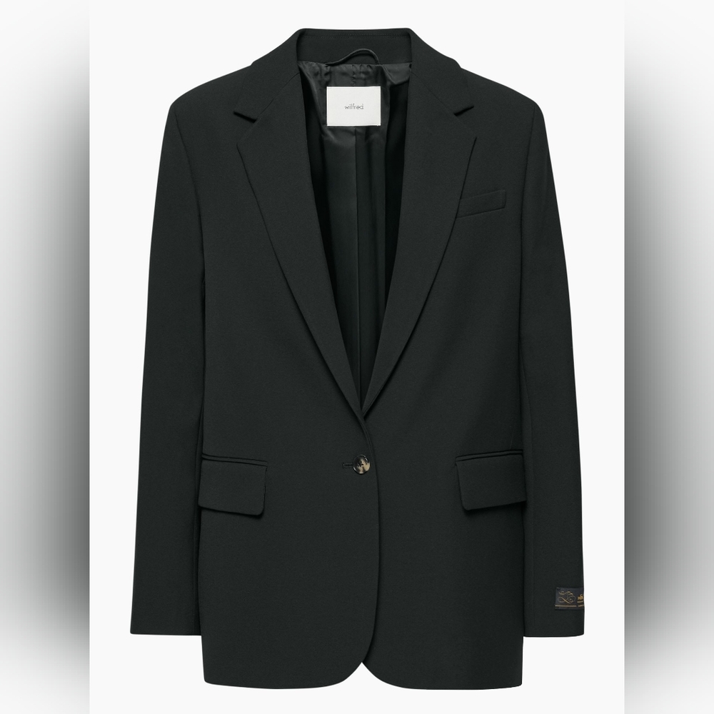 NWOT Aritzia Wilfred Generation (Re)ssential Black Blazer